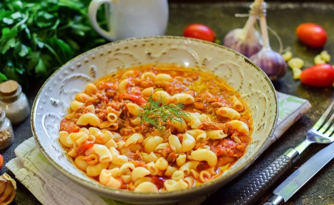 Makaronai su tunu pagal Jamie Oliver