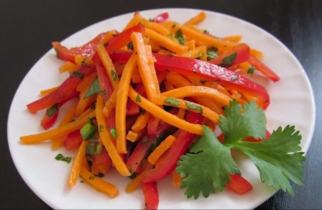 Morkų salotos su paprika
