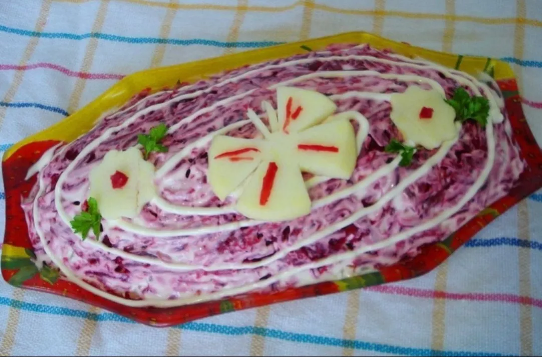 Silkė po burokėlių kailiu