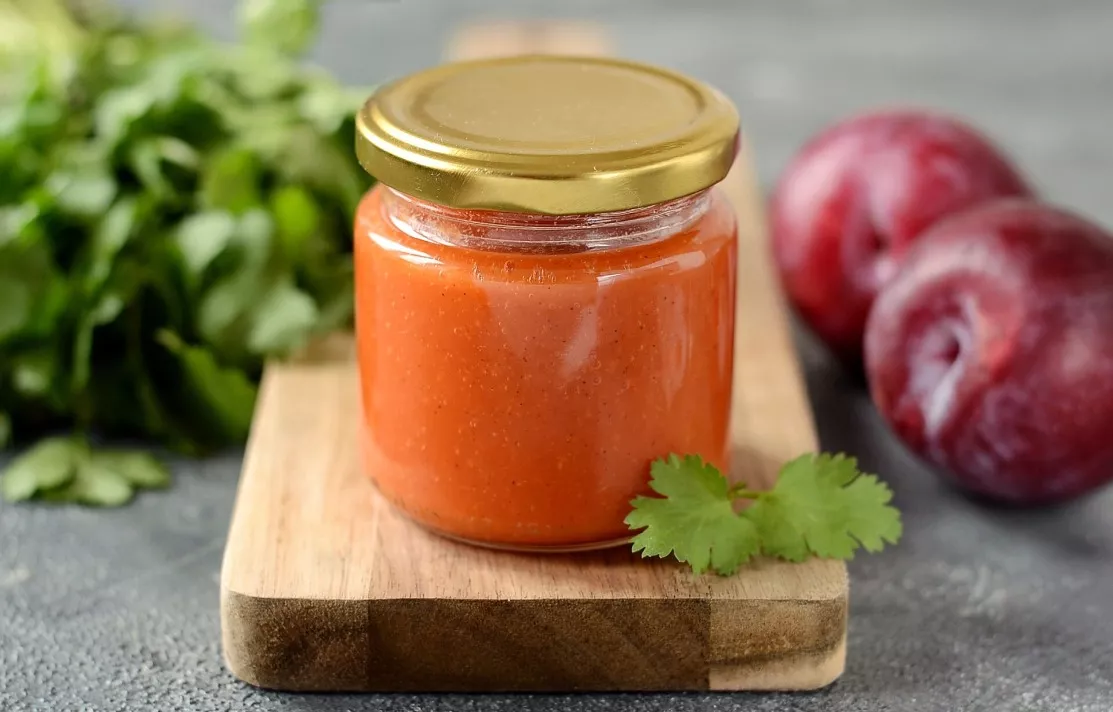 Slyvos su paprika žiemai