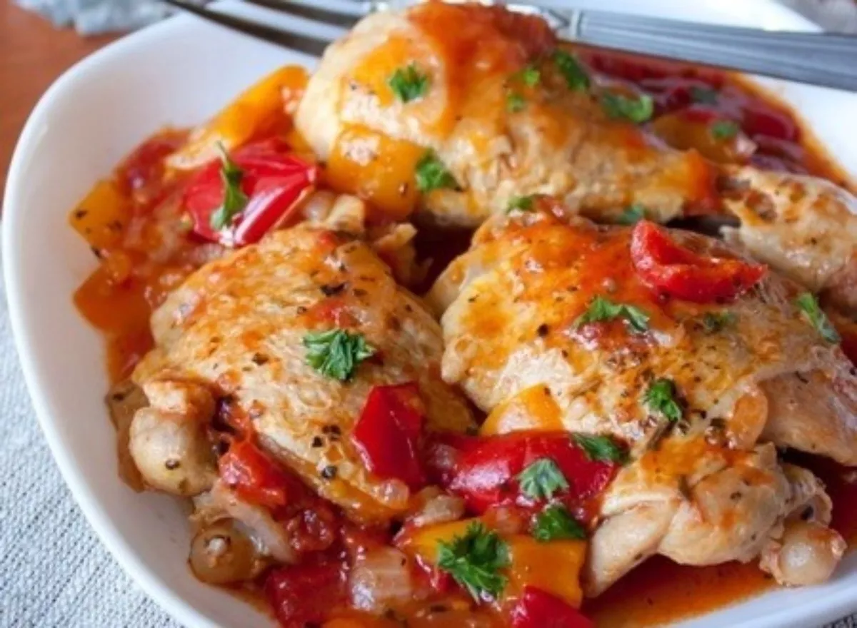 Vištiena troškinta su paprika