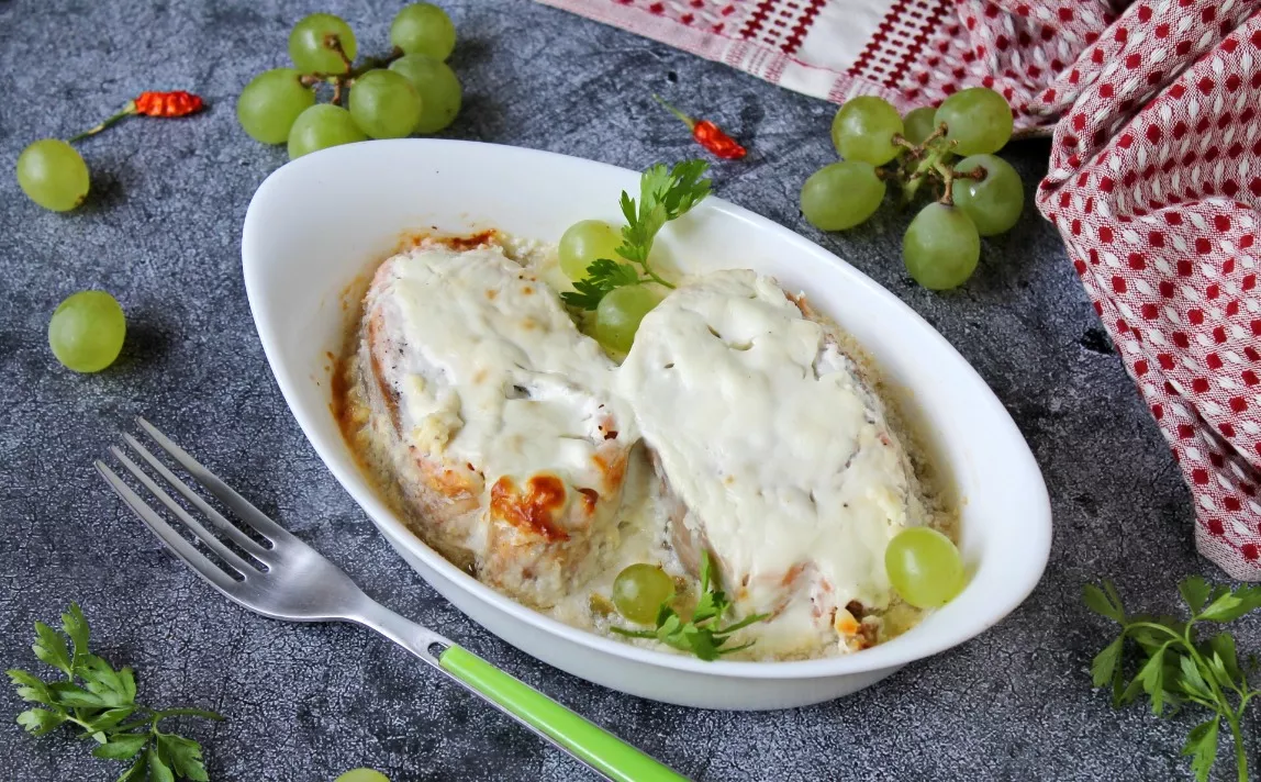 Žuvis su vynuogėmis orkaitėje