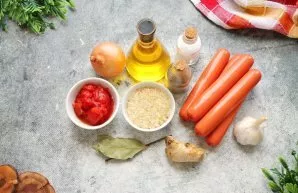 Paruoškite visus reikalingus ingredientus. Nulupkite dešreles.