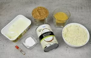 Paruoškite ingredientus. Jei neturite kokosų pieno, galite naudoti bet kokį augalinį pieno gėrimą.