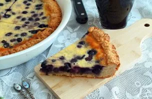 Kai pyragas gerai atvės, patiekite jį. Skanaus!