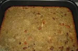 Kepimo indą ištepkite riebalais arba augaliniu aliejumi. Supilkite mišinį į formą ir pašaukite į iki 180 laipsnių įkaitintą orkaitę. Kepk...