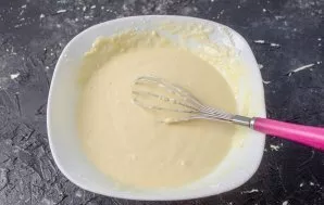 Tešlos konsistencija turi būti kaip grietinės.