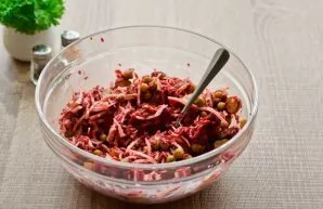 Sumaišykite visus ingredientus.