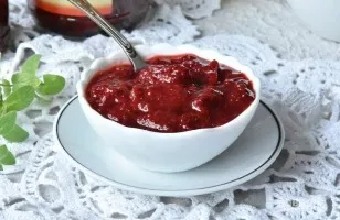 Braškių uogienė su balzamiko actu