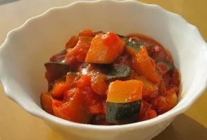 Cukinijų mišrainė žiemai
