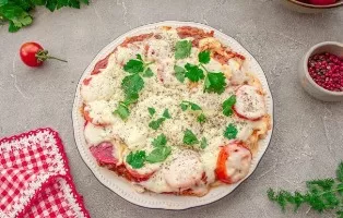 Cukinijų pica be miltų keptuvėje