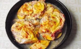 Kepta kiauliena su moliūgu