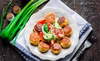 Mėsos kukuliai su morkomis ir svogūnais
