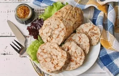 Naminė vištienos dešra su želatina