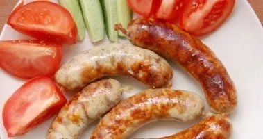 Naminės dešrelės apvalkale