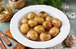 Orkaitėje keptos mažos bulvės