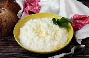 Ryžių košė su kokosu ir kondensuotu pienu