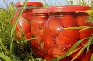 Saldūs konservuoti pomidorai