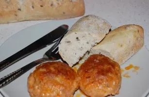 Skanūs kotletai su ryžiais