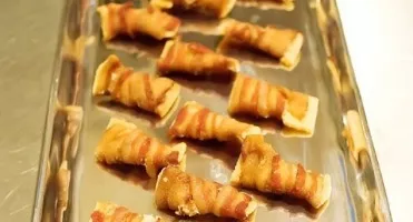 Užkandis su šonine ir krekeriais