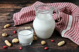 Žemės riešutų pienas